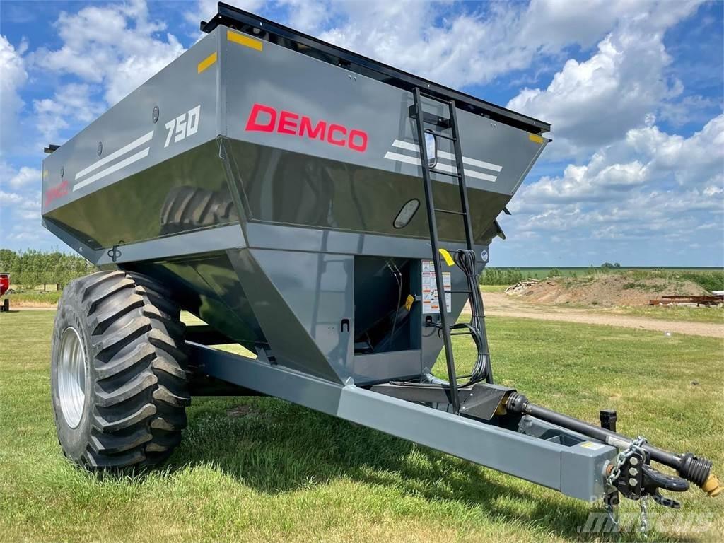 Demco 750 Obilné návěsy