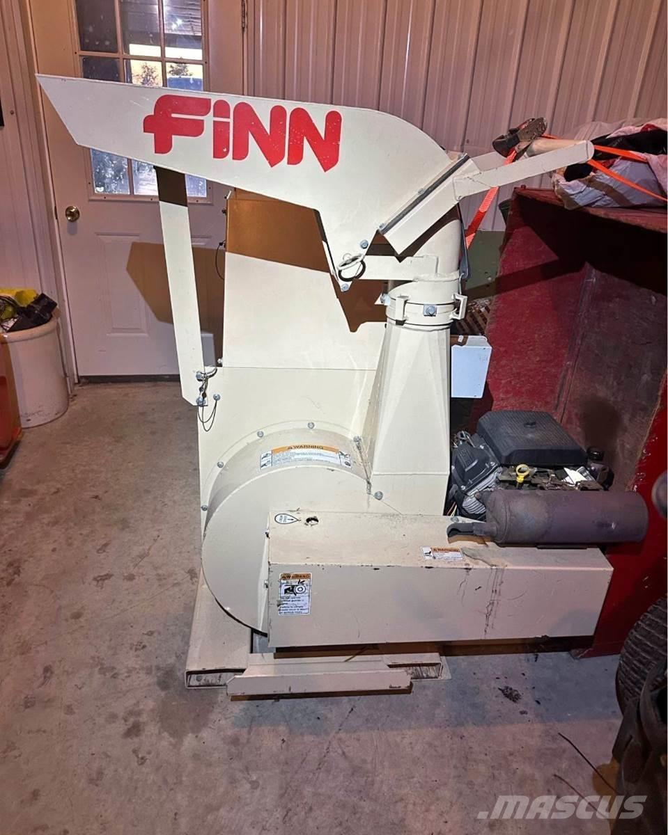 Finn B40 Násypky, fukary a dopravníky