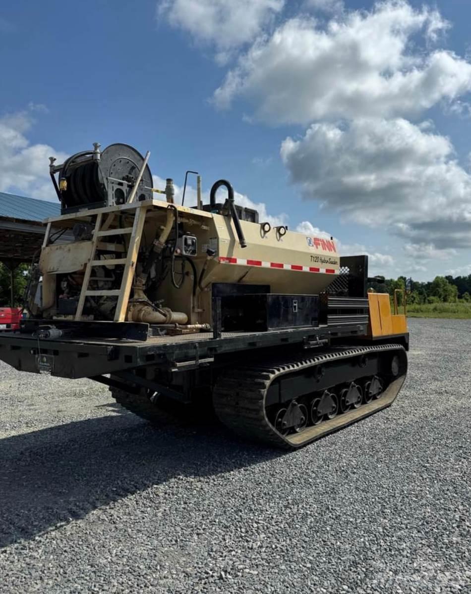 Finn T120 Násypky, fukary a dopravníky