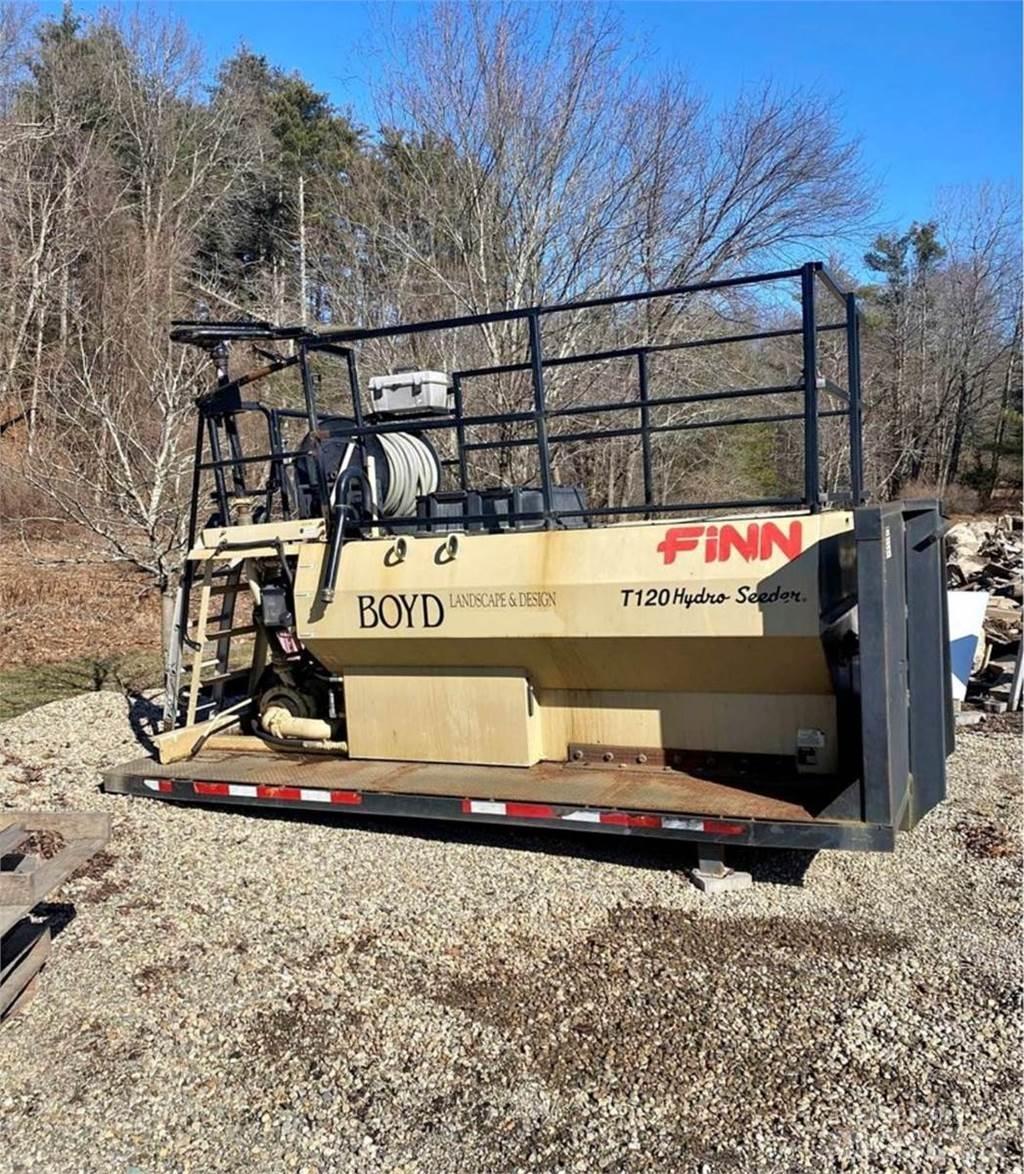 Finn T120 Násypky, fukary a dopravníky