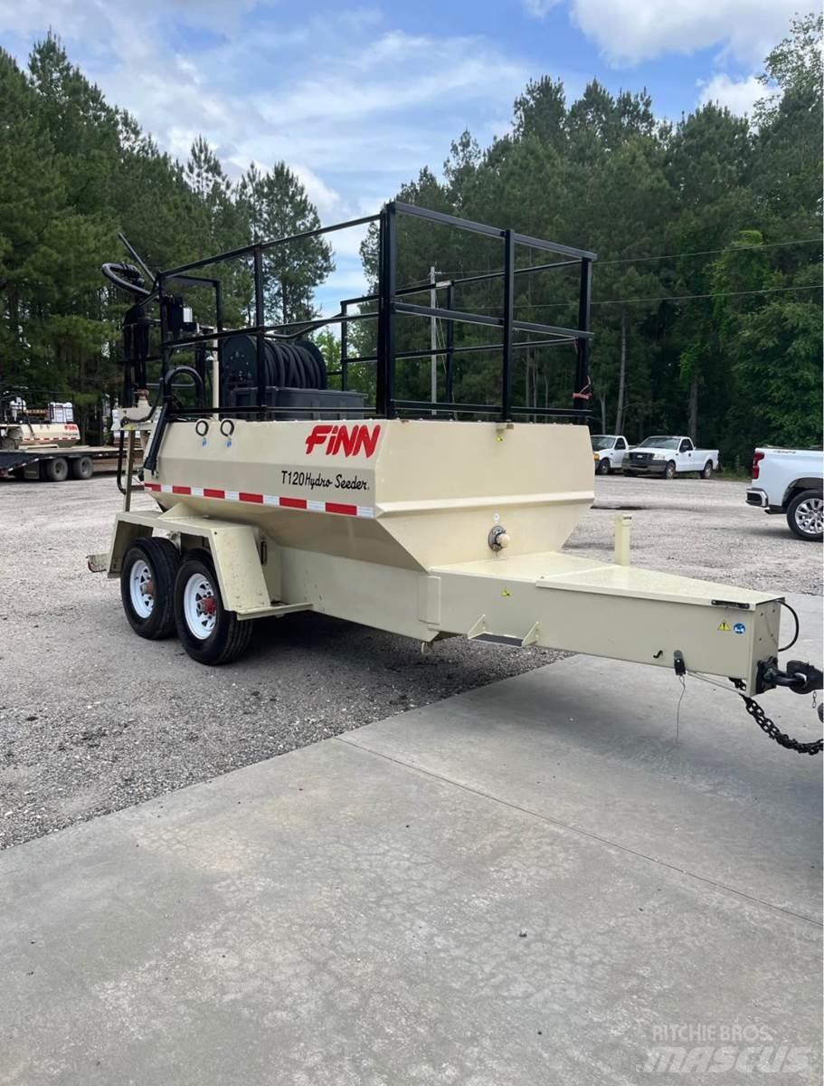 Finn T120 Násypky, fukary a dopravníky