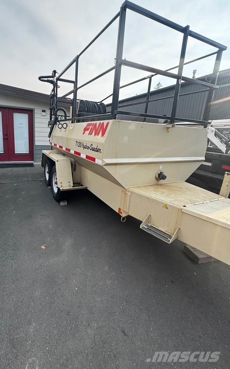 Finn T120 Násypky, fukary a dopravníky