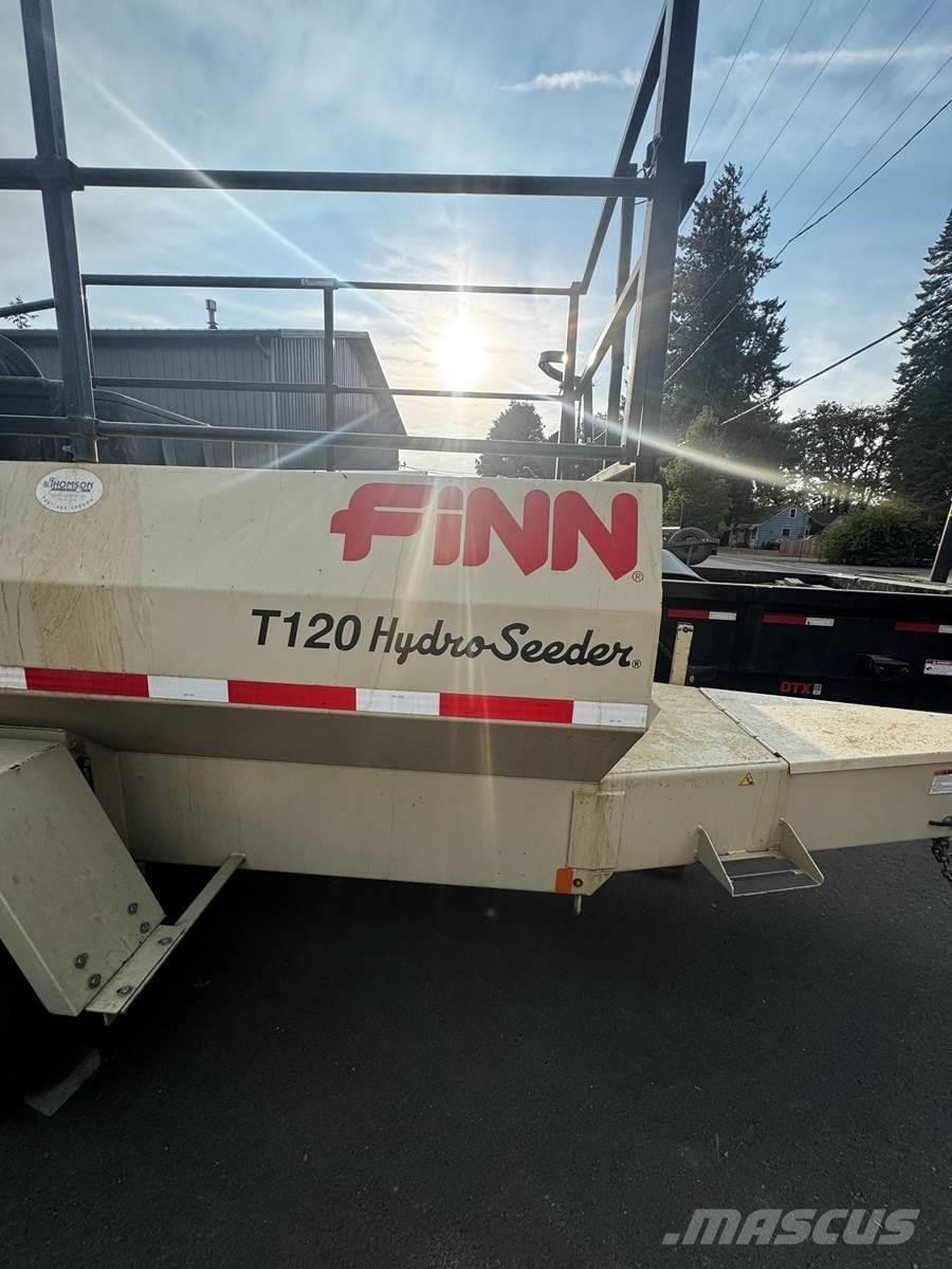 Finn T120 Násypky, fukary a dopravníky