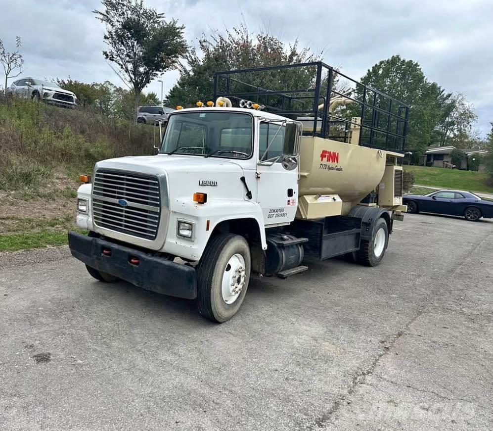 Finn T170 Násypky, fukary a dopravníky