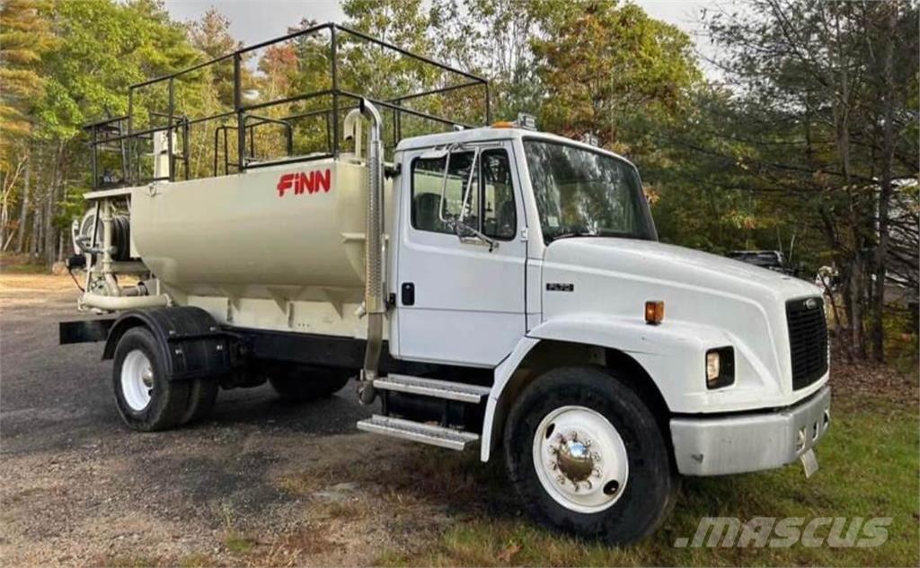 Finn T170 Násypky, fukary a dopravníky