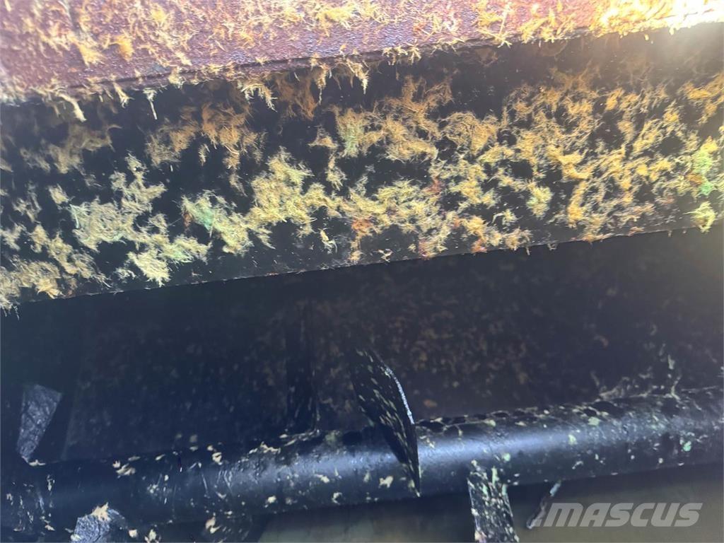 Finn T170 Násypky, fukary a dopravníky