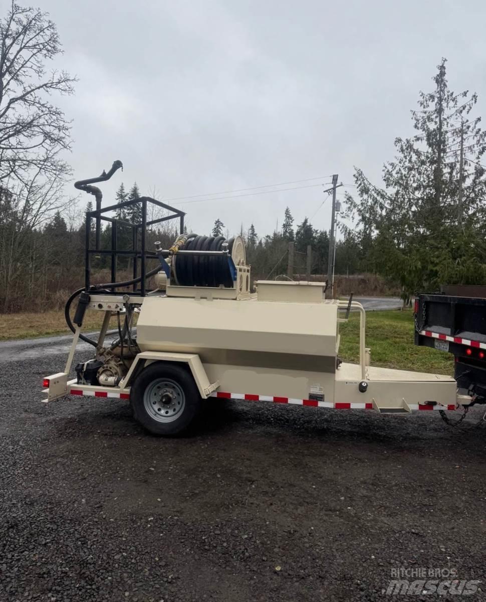 Finn T60T Násypky, fukary a dopravníky