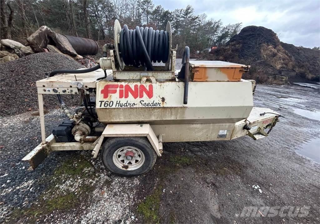 Finn T60T Násypky, fukary a dopravníky
