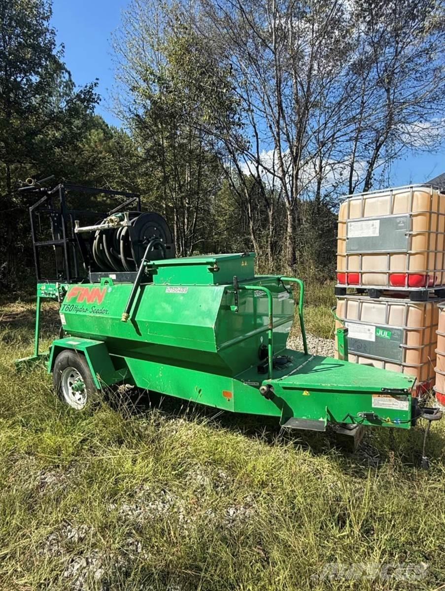 Finn T60T Násypky, fukary a dopravníky