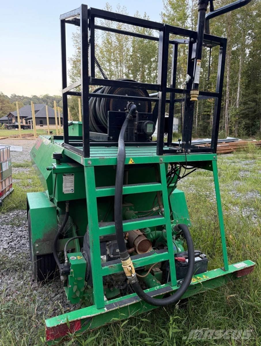 Finn T60T Násypky, fukary a dopravníky