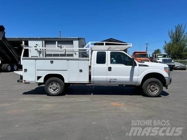 Ford F-350 Komunální / Multi-užitková vozidla