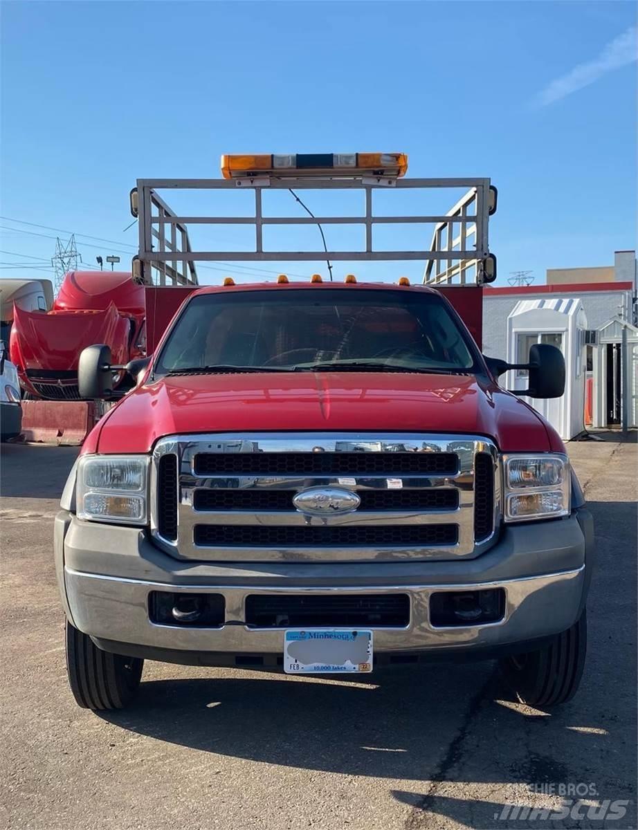 Ford F-550 Komunální / Multi-užitková vozidla