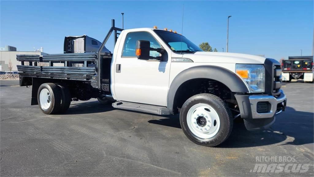 Ford F-550 Vozy na přepravu zvířat