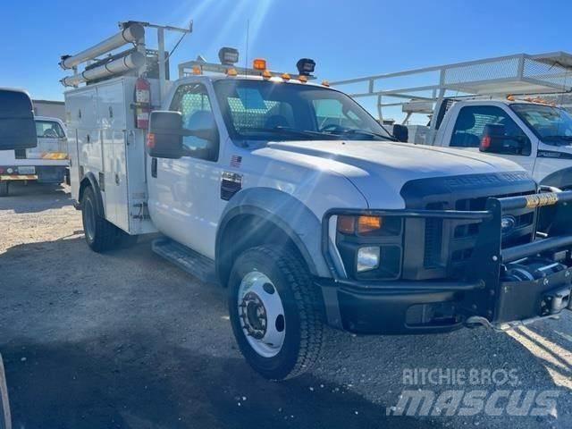 Ford F-550 Komunální / Multi-užitková vozidla