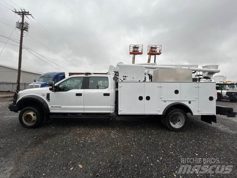 Ford F-550 Komunální / Multi-užitková vozidla