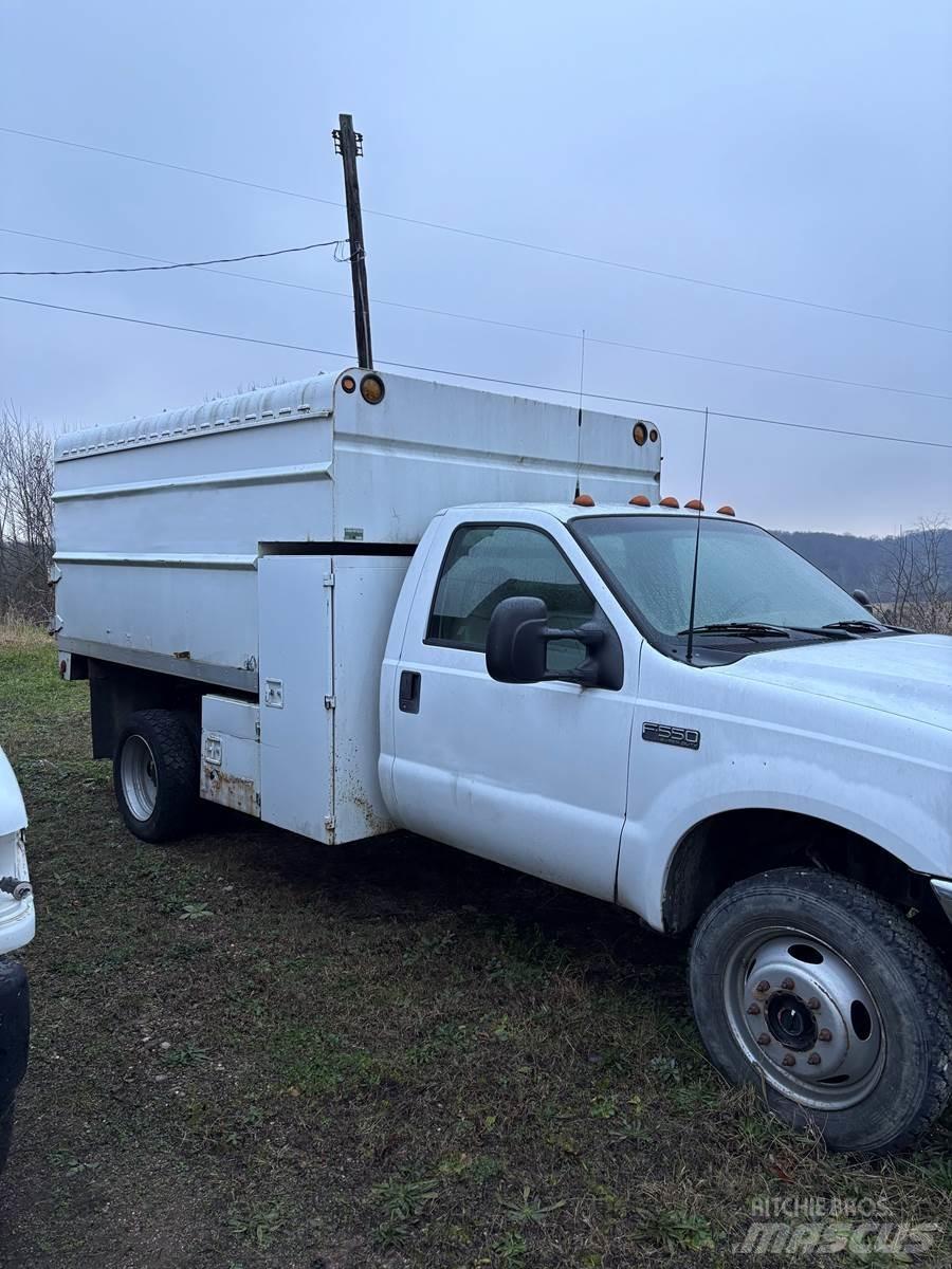 Ford F-550 Komunální / Multi-užitková vozidla