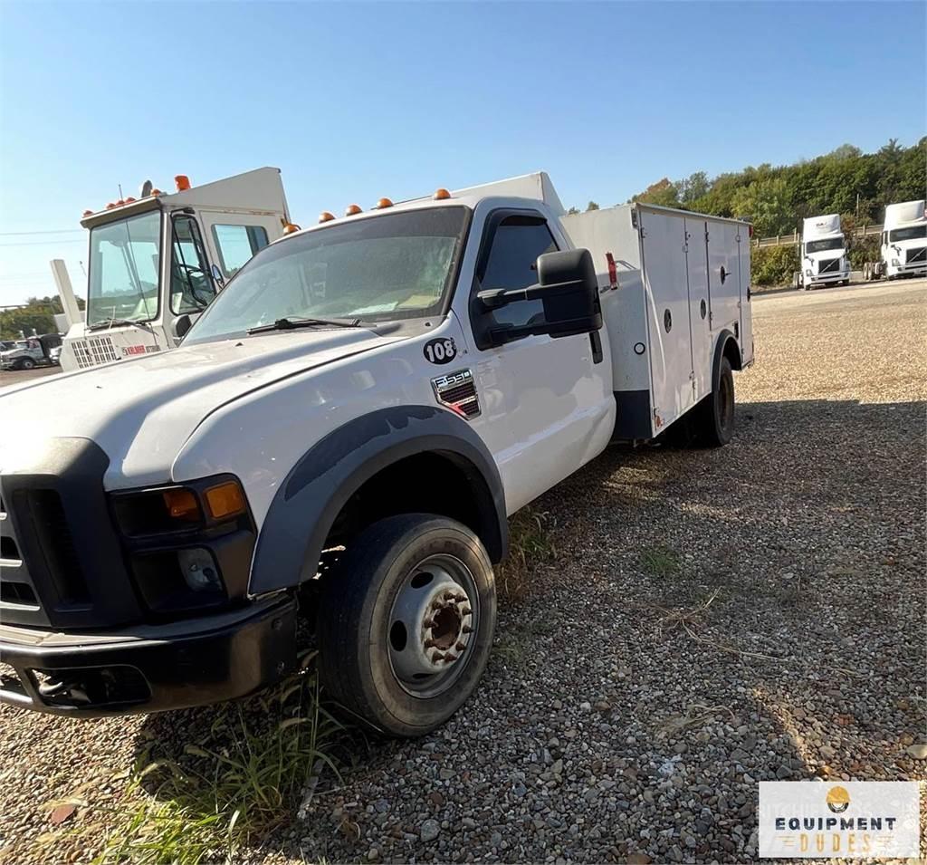 Ford F-550 Komunální / Multi-užitková vozidla