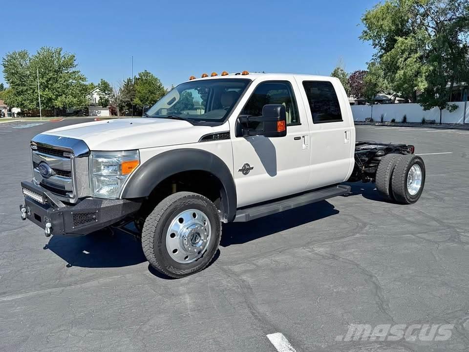Ford F-550 Nákladní vozidlo bez nástavby