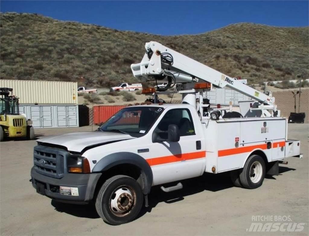Ford F-550 Autoplošiny