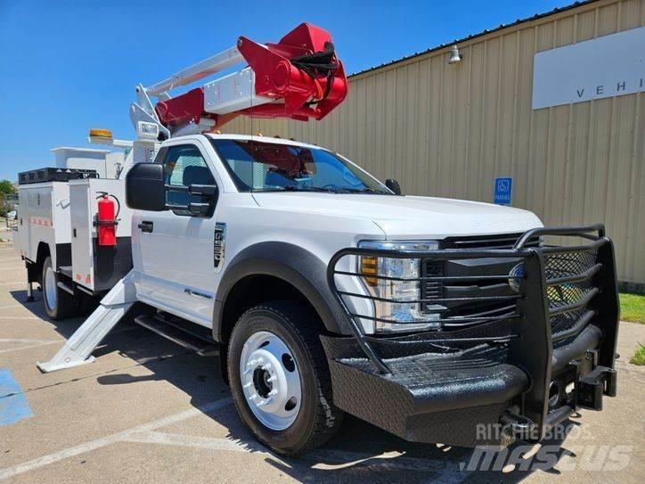 Ford F-550 Autoplošiny