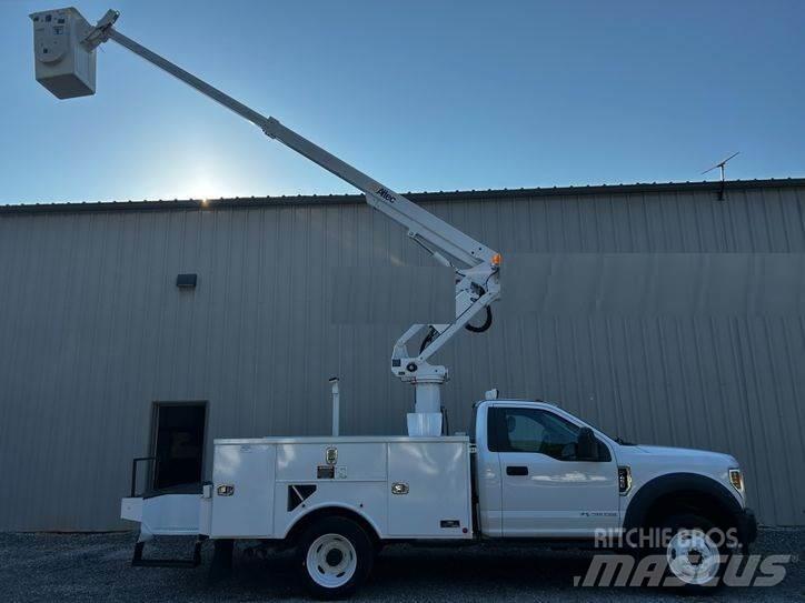 Ford F-550 Autoplošiny