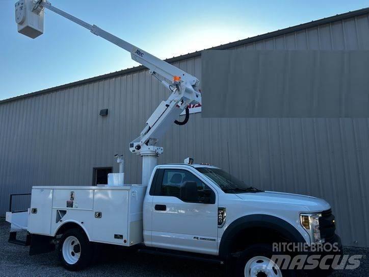Ford F-550 Autoplošiny