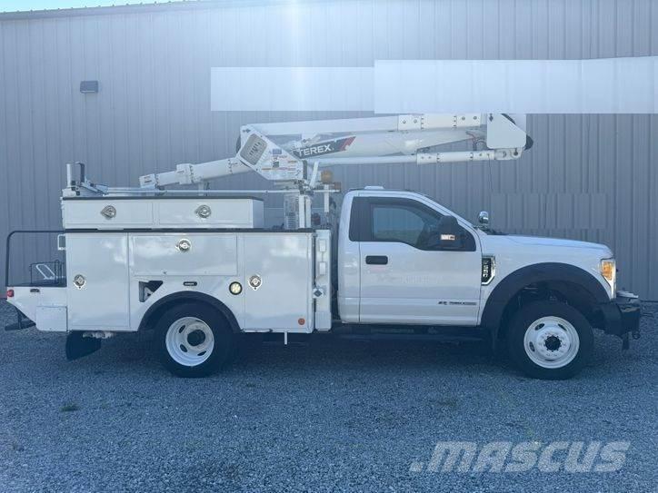 Ford F-550 Autoplošiny
