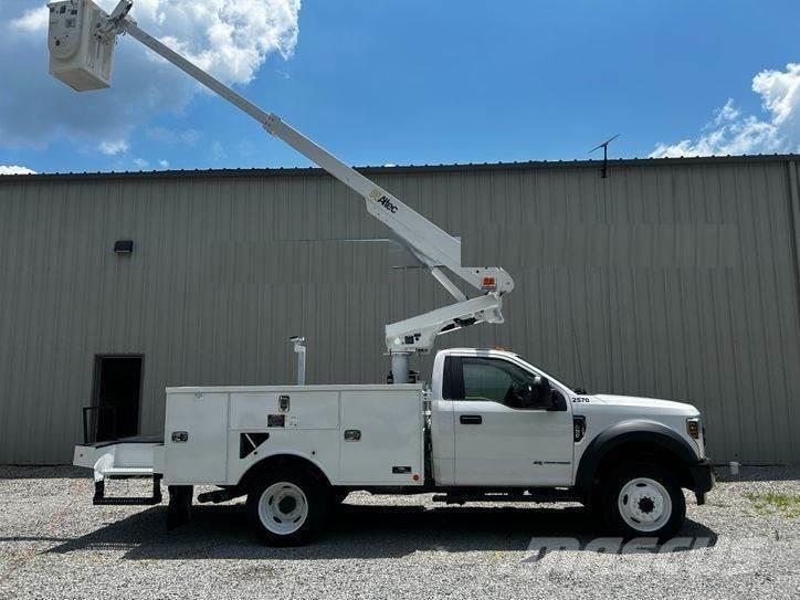 Ford F-550 Autoplošiny