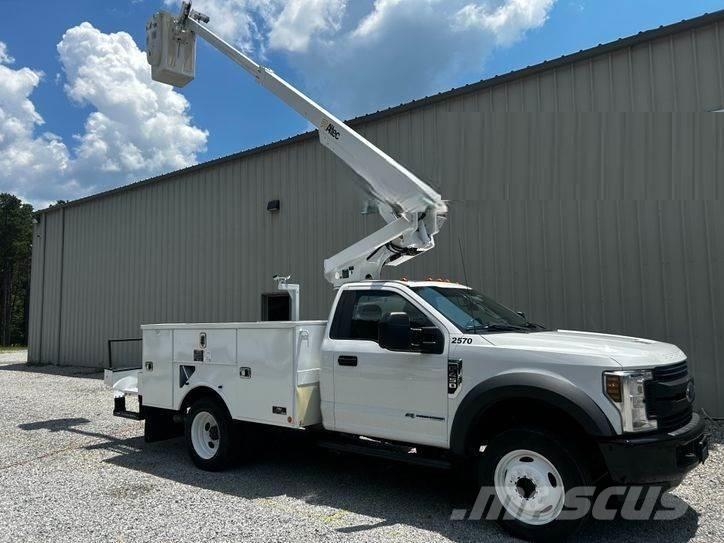Ford F-550 Autoplošiny