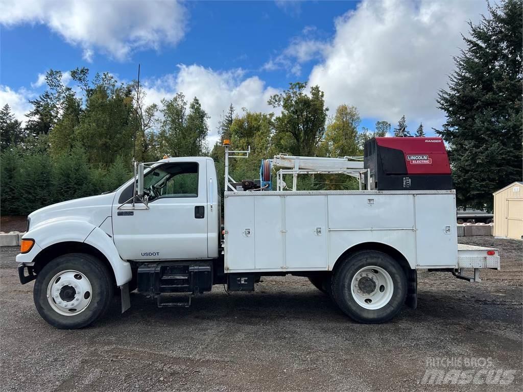 Ford F-650 Komunální / Multi-užitková vozidla