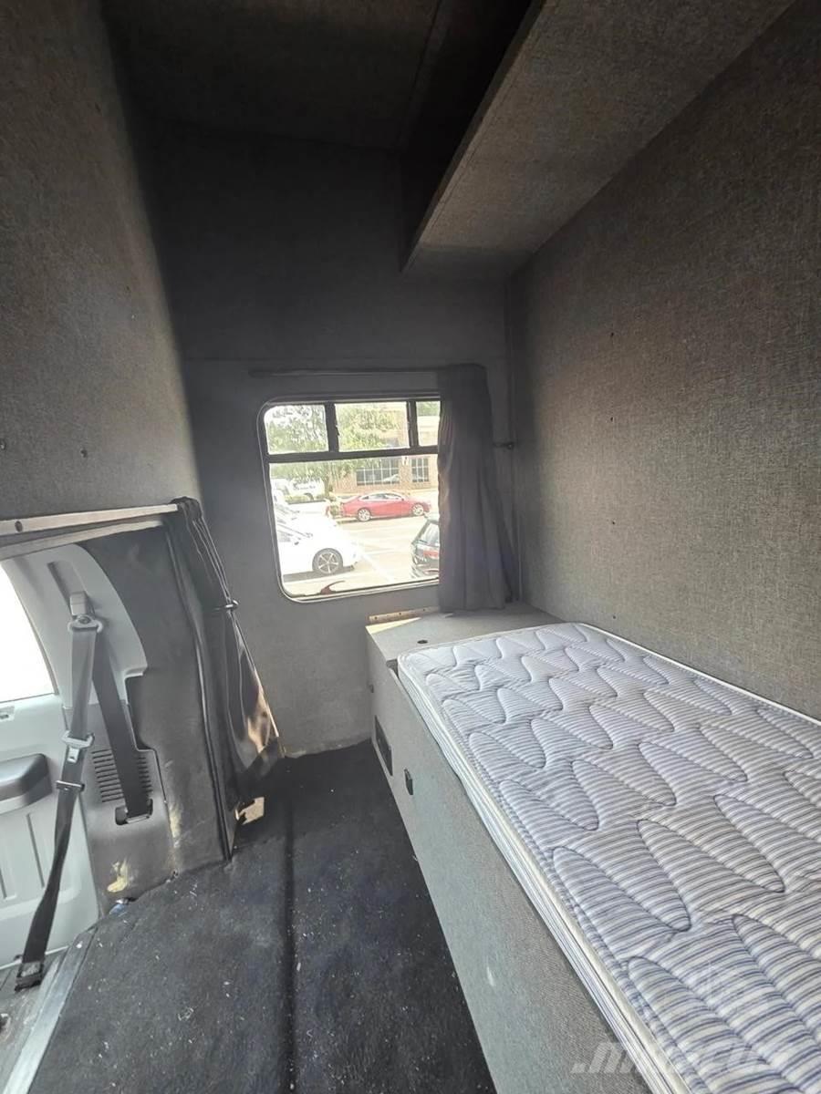 Ford F-650 Skříňová nástavba