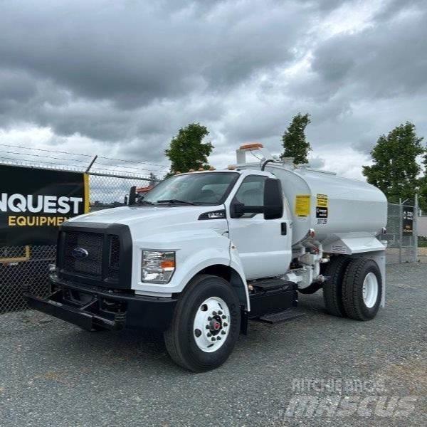 Ford F-750 Cisternové vozy