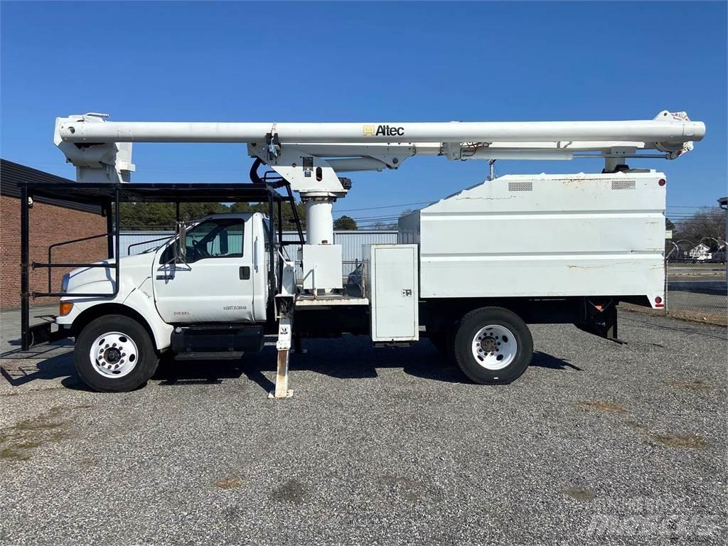 Ford F-750 Autoplošiny