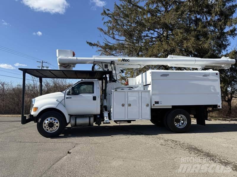 Ford F-750 Autoplošiny