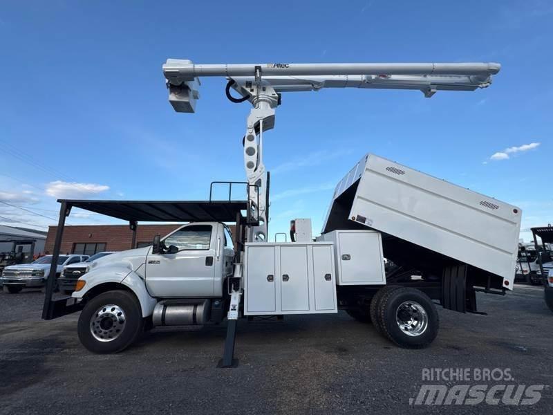 Ford F-750 Autoplošiny