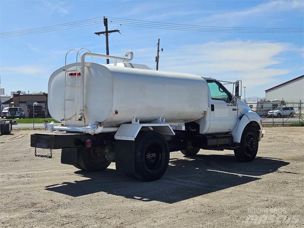 Ford F-750 Cisternové vozy