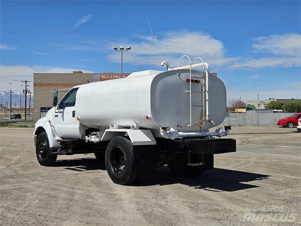 Ford F-750 Cisternové vozy