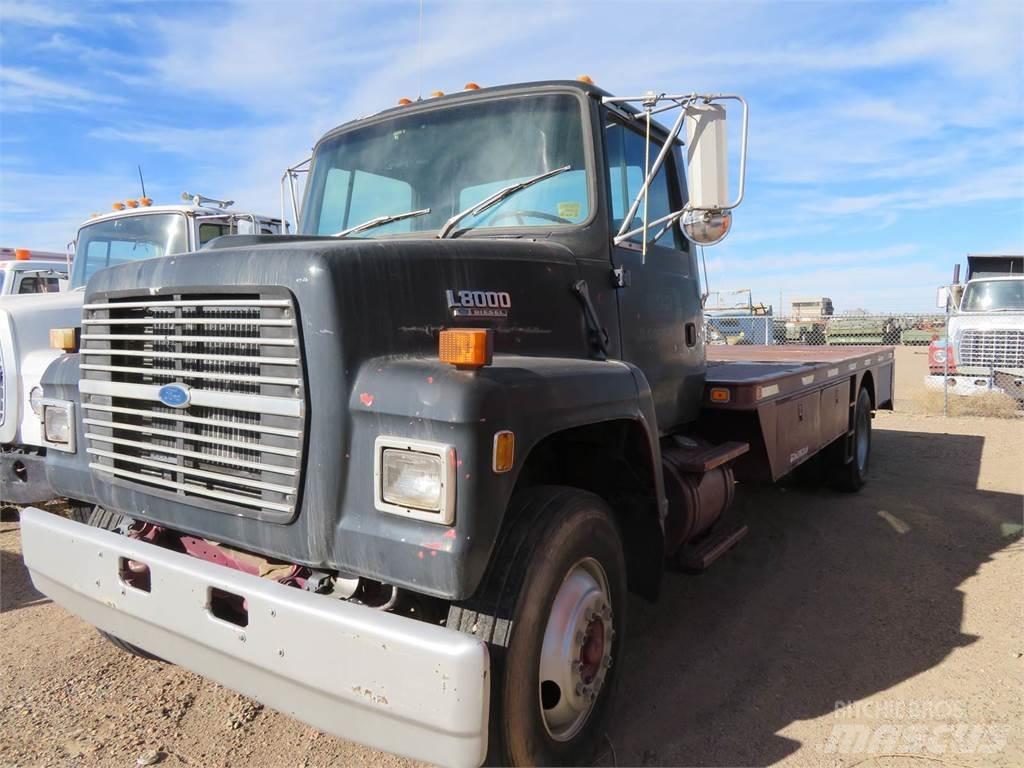 Ford L8000 Sklápěče