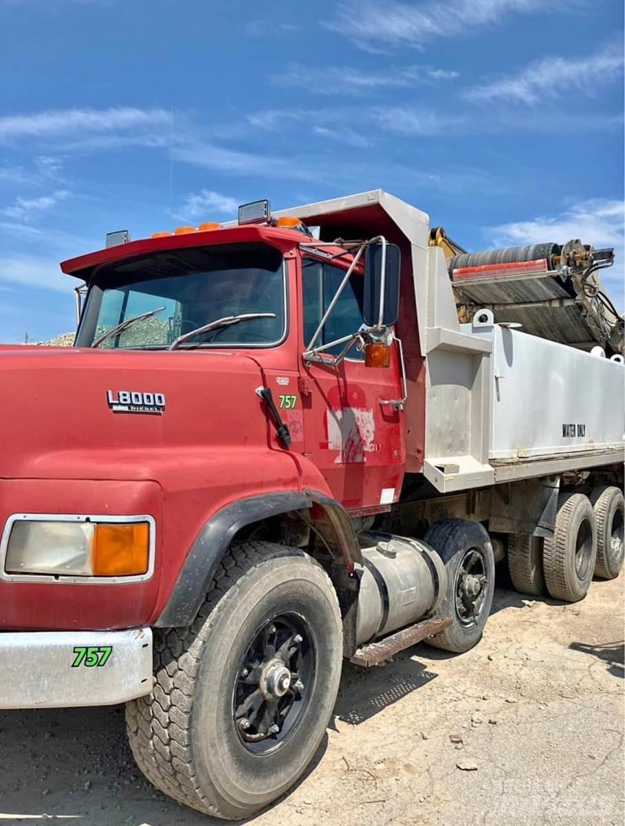 Ford L9000 Cisternové vozy