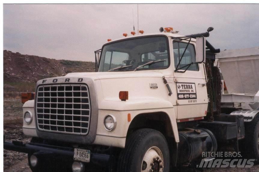 Ford LT9000 Valník s navijákem