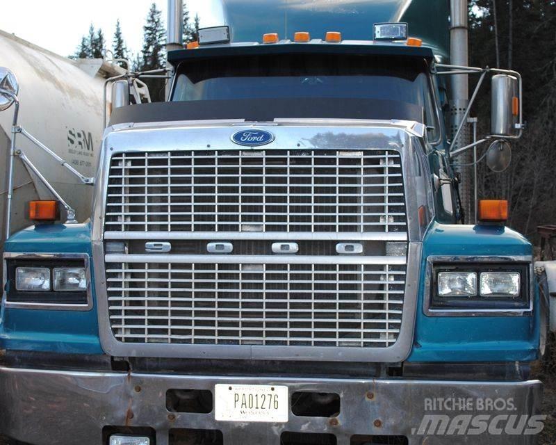 Ford LTL9000 Tahače