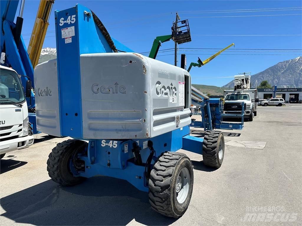 Genie S-45 Teleskopické plošiny