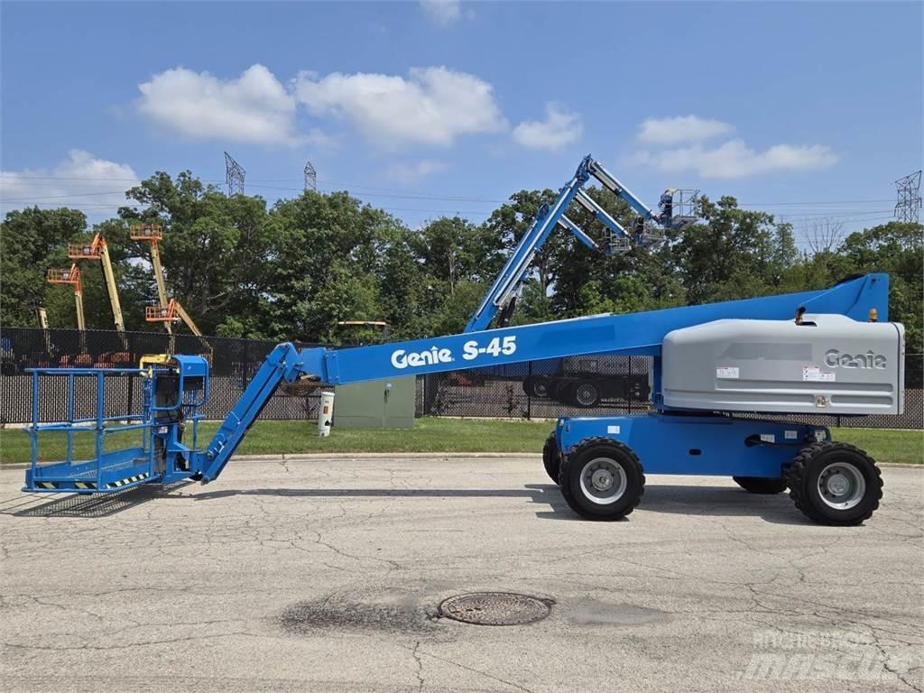 Genie S-45 Teleskopické plošiny