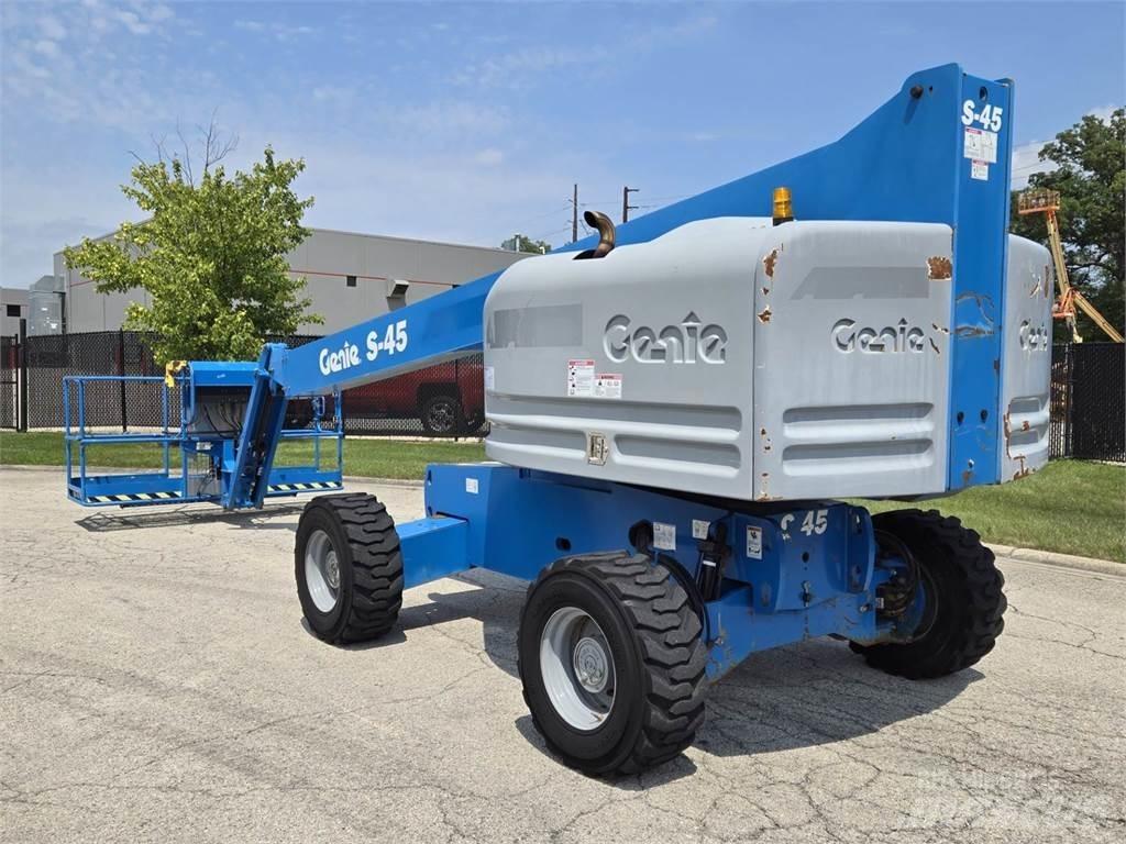 Genie S-45 Teleskopické plošiny