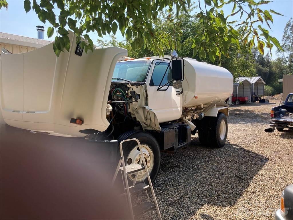 GMC 7500 Cisternové vozy