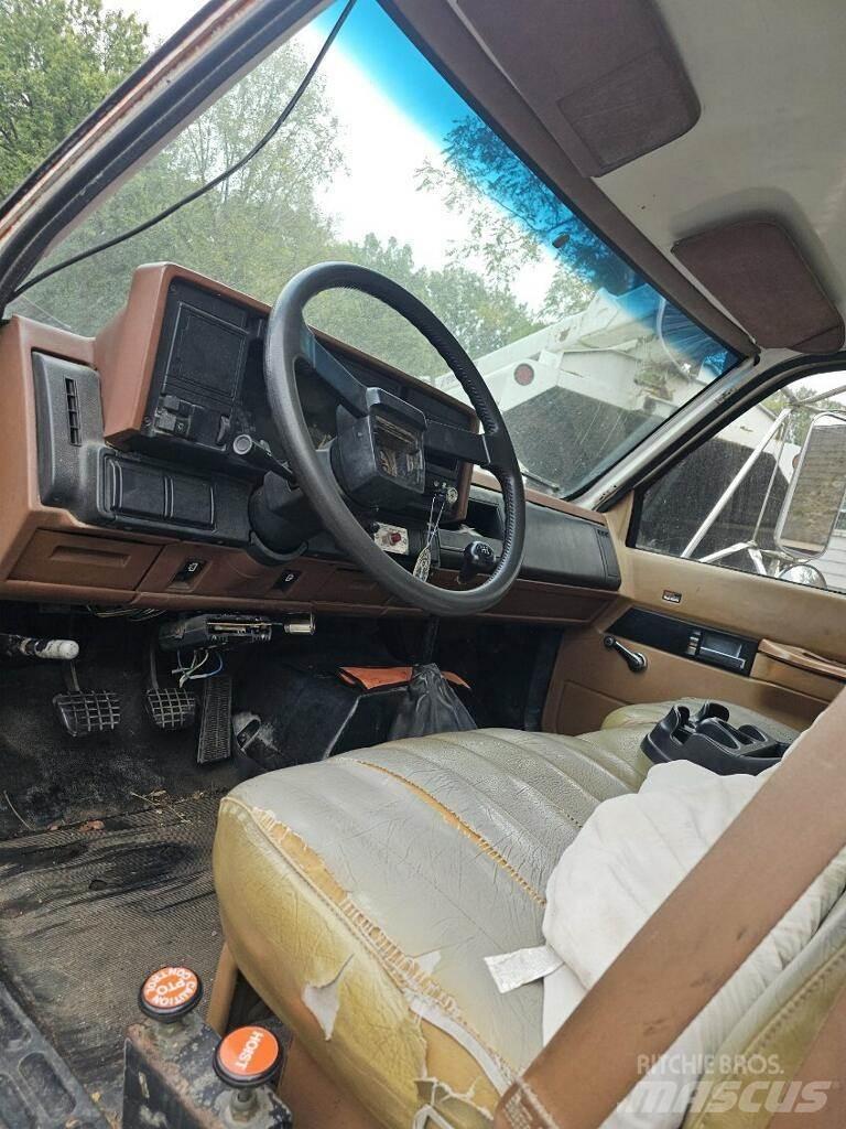 GMC C6000 Vozy na dřevní štěpku