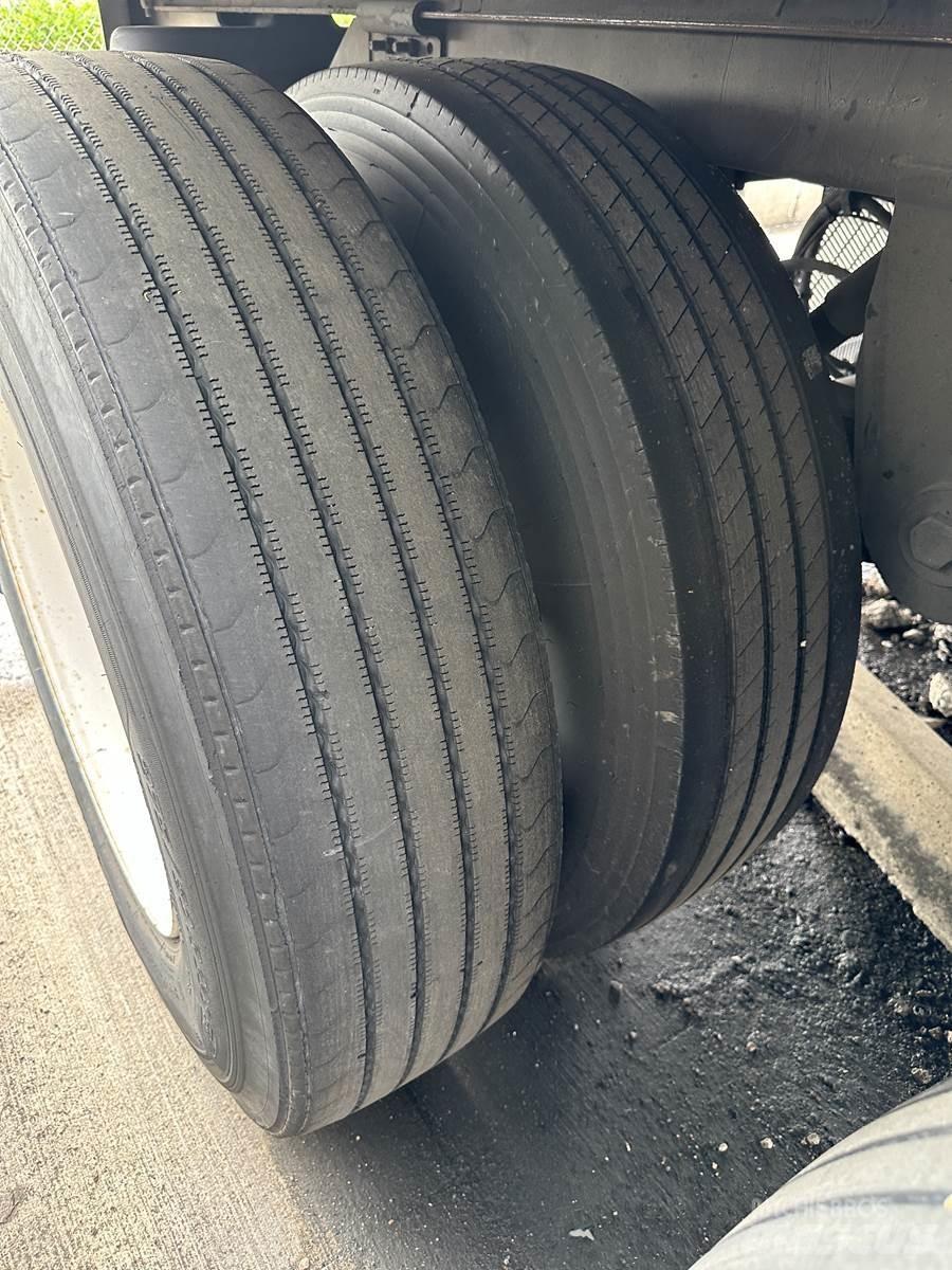 Hyundai  Skříňové přívěsy