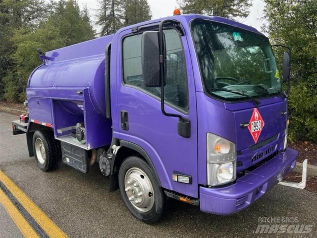 Isuzu NPR Cisternové vozy