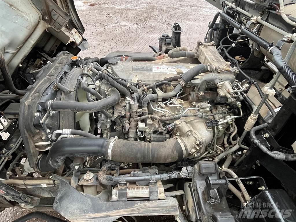 Isuzu NPR Zametací stroje