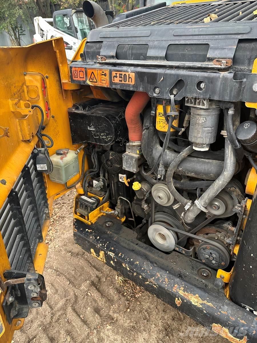 JCB 215T Smykem řízené nakladače